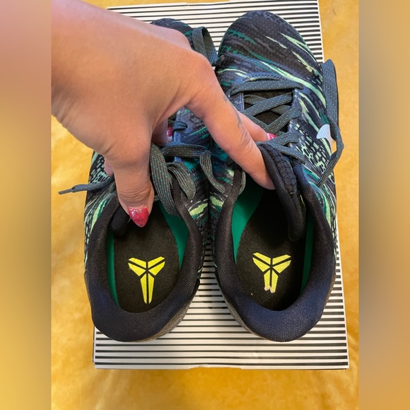 Nike Kobe XI - Picture 5 of 6